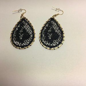 Black lacy/goldtone teardrop earrings